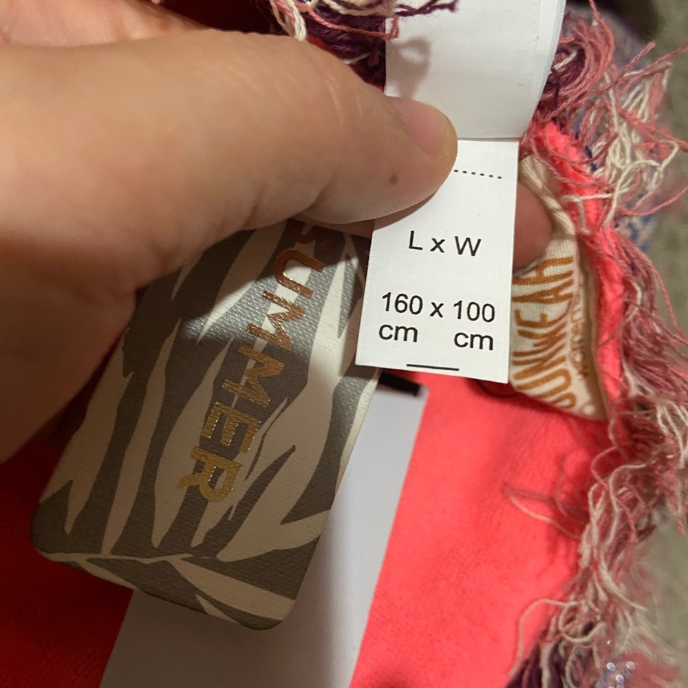 Sunwear Women Secret Throw. - Picture 11 of 12